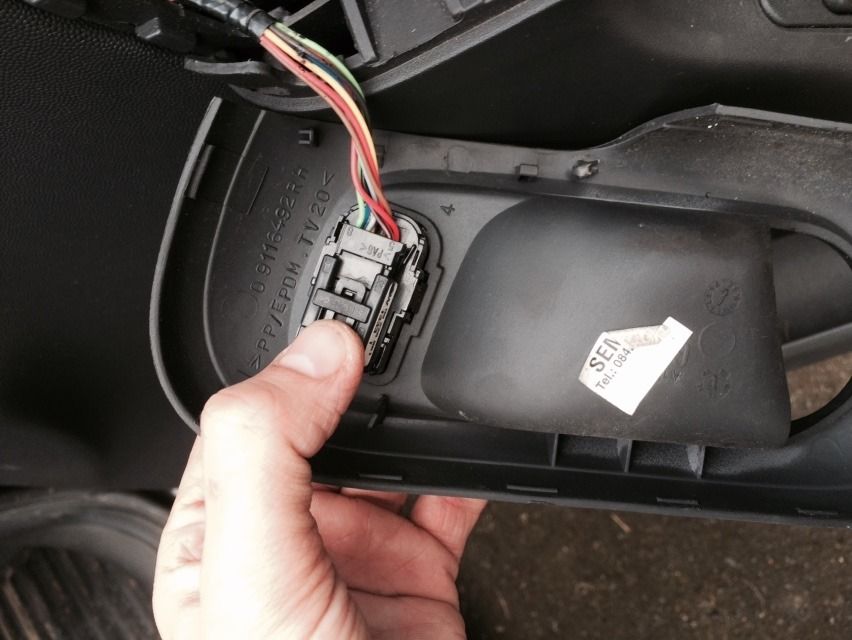 removing & refitting a corsa c ignition barrel, boot lock & driver door